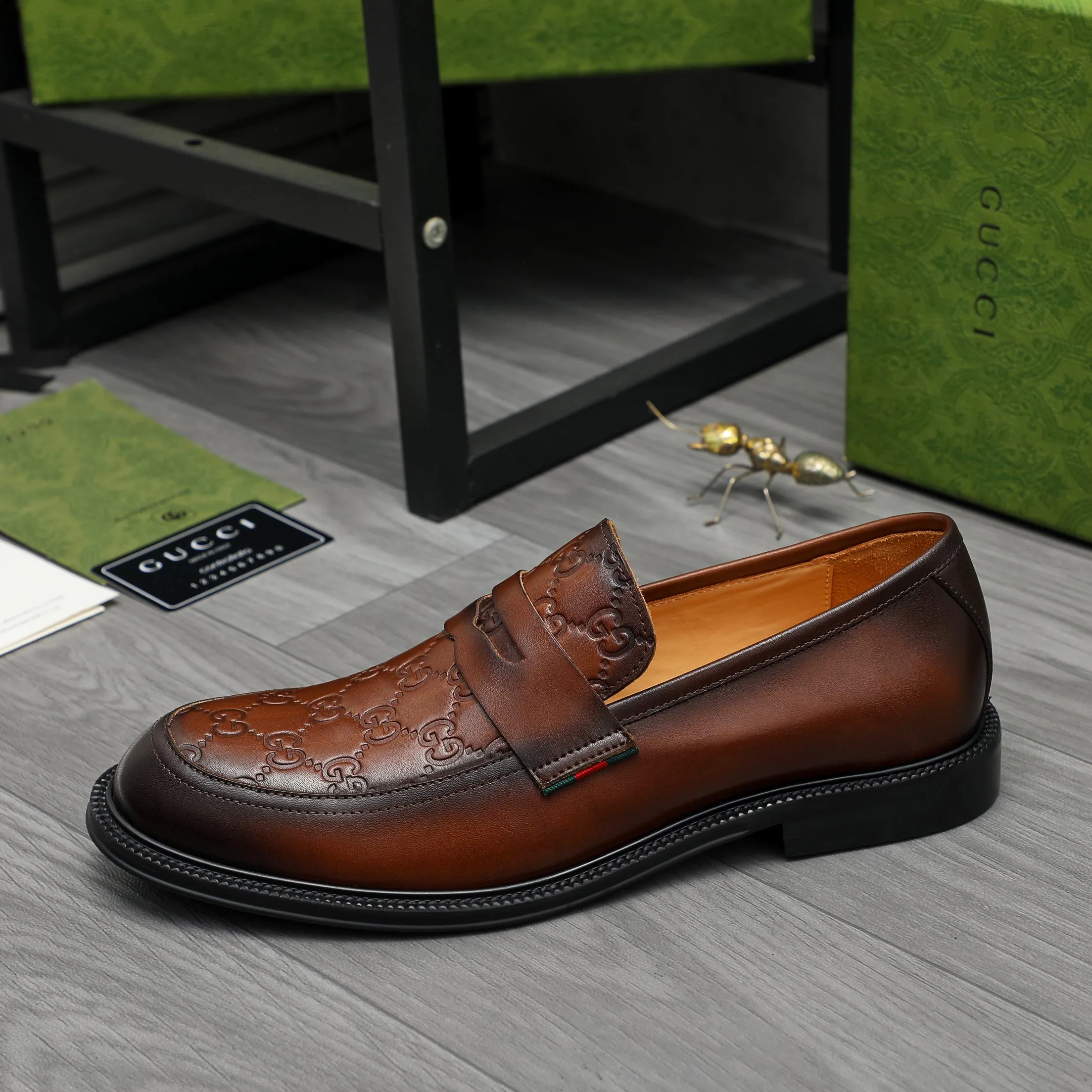 Men's shoes 💰p500 Product trademark: GUCCI "Gucci" business slip-on leather shoes Regular size: 38-46 (38.45.46 custom-made, non-returnable) Product materials: Selected high-quality color-brushed cowhide embossed upper, cowhide lining, original rubber outsole